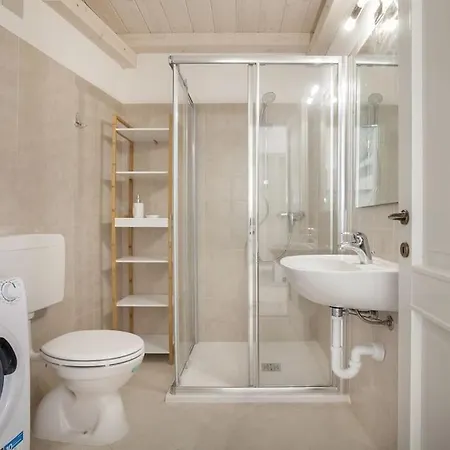 Сasa de vacaciones Roby-loft A *