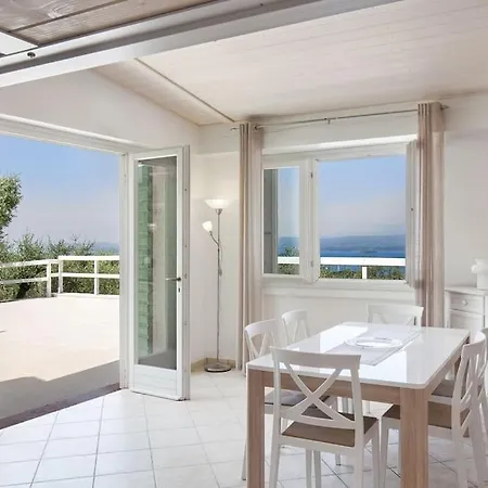 Сasa de vacaciones Roby-loft A *