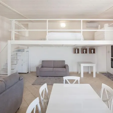 Roby-loft A * Torri Del Benaco